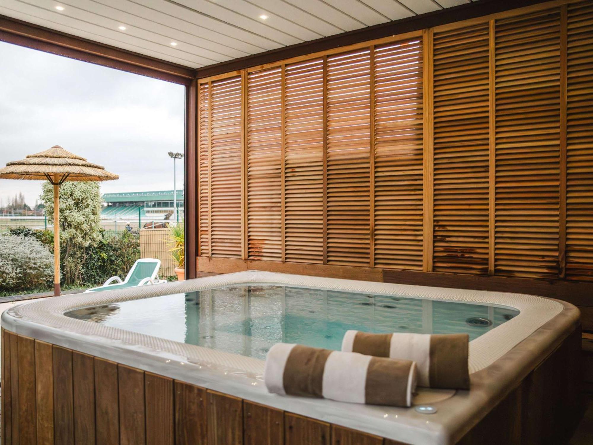 Mercure Cabourg Hotel & Spa ภายนอก รูปภาพ